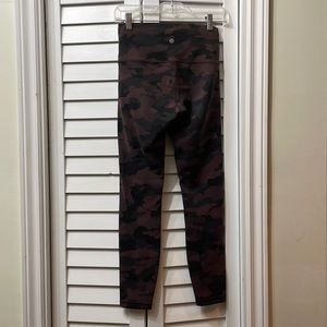 Cozy lululemon leggings 24” waist. Cute camo print.